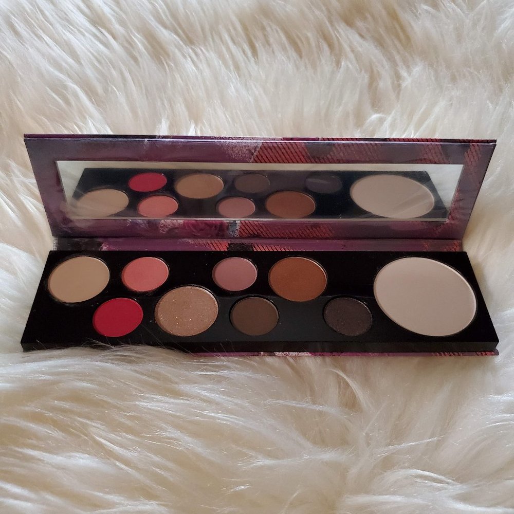 MAC "Risk Taker" Eyeshadow Palette - Picture 2 of 2